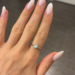 The Chelsea Sz 7 Sterling silver opal round circular ring